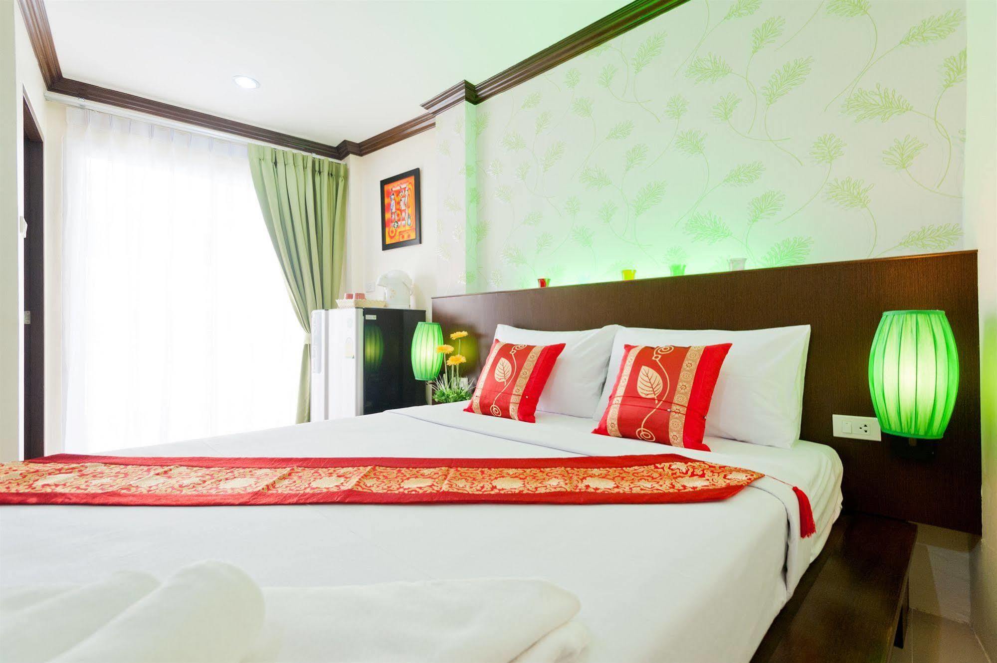 Oyo 232 Hometel Patong