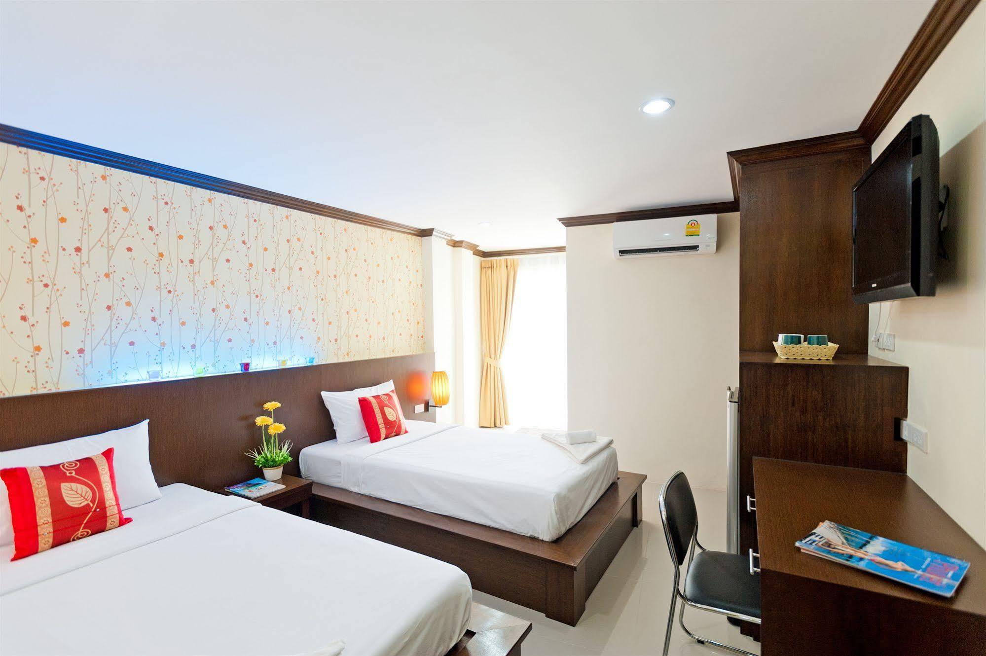 Hotel Oyo 232 Hometel 3*