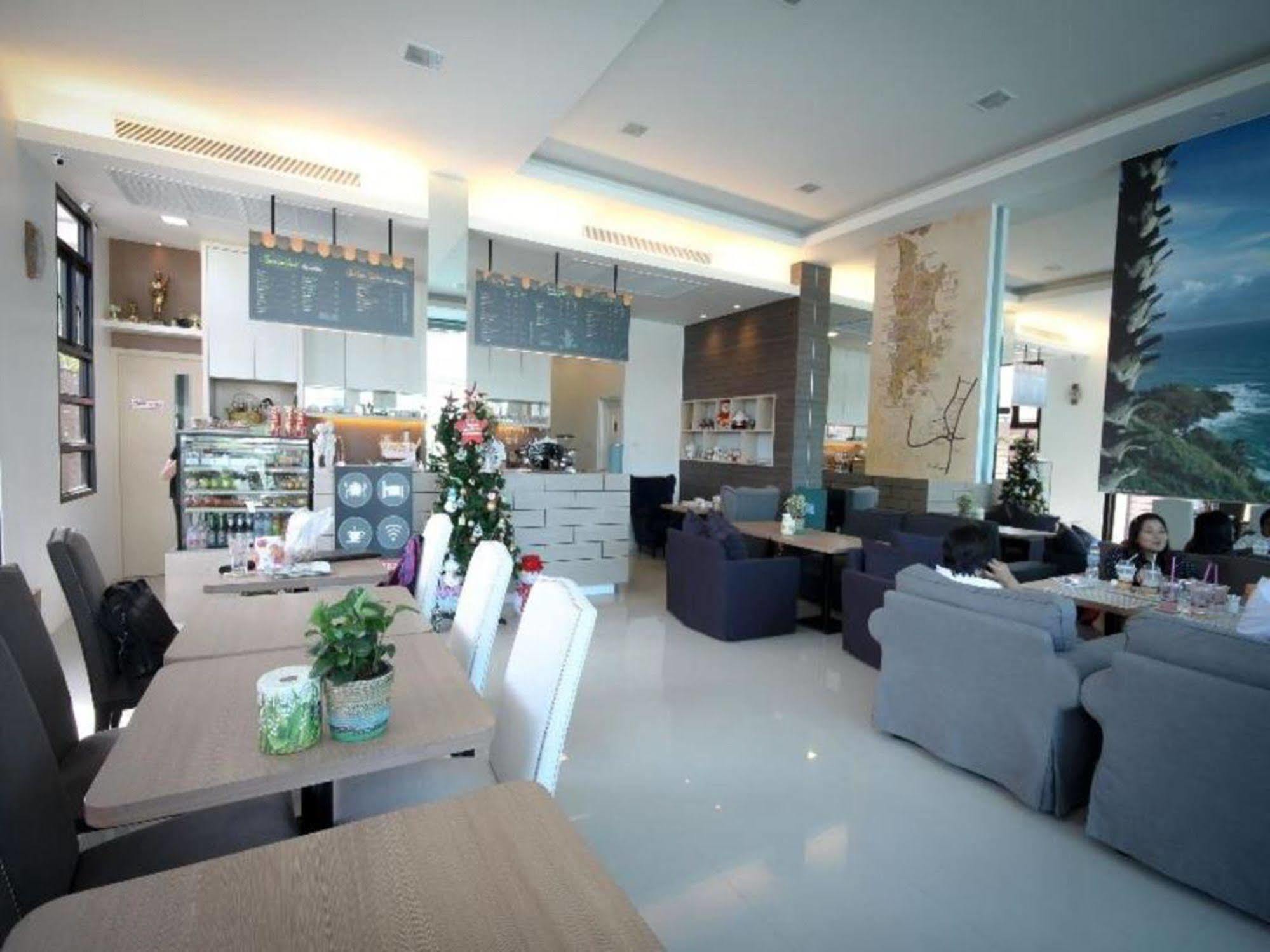 S5 And Cafe Hostel *