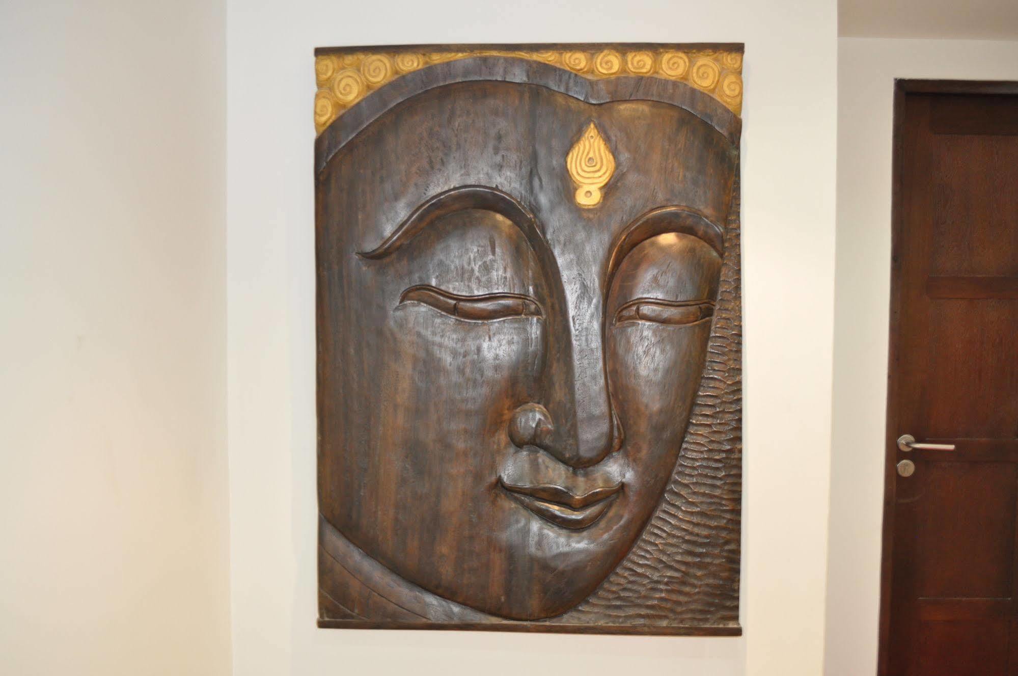 Saladee Gallery 3*