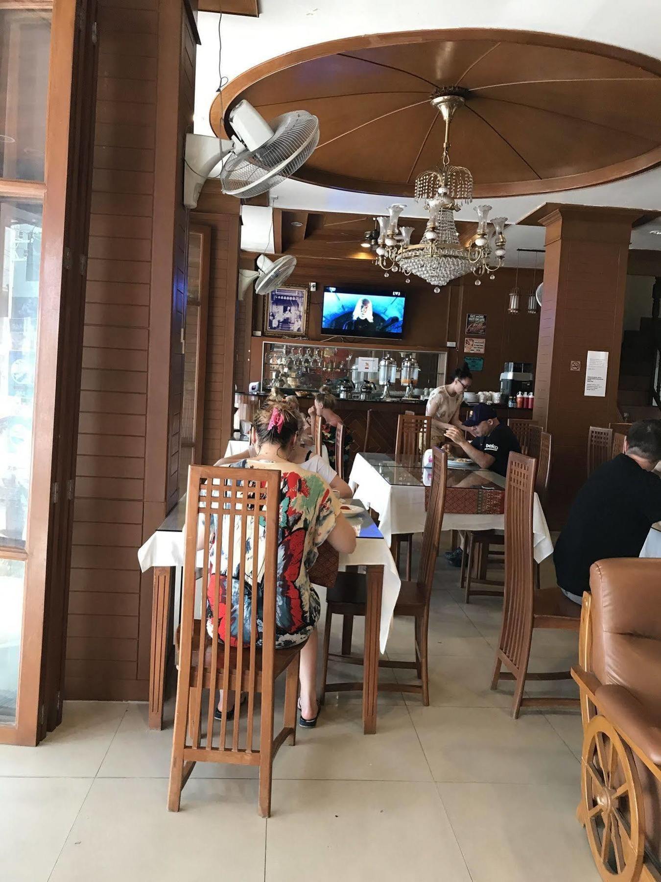 Hotel The Luxur Boutique Patong