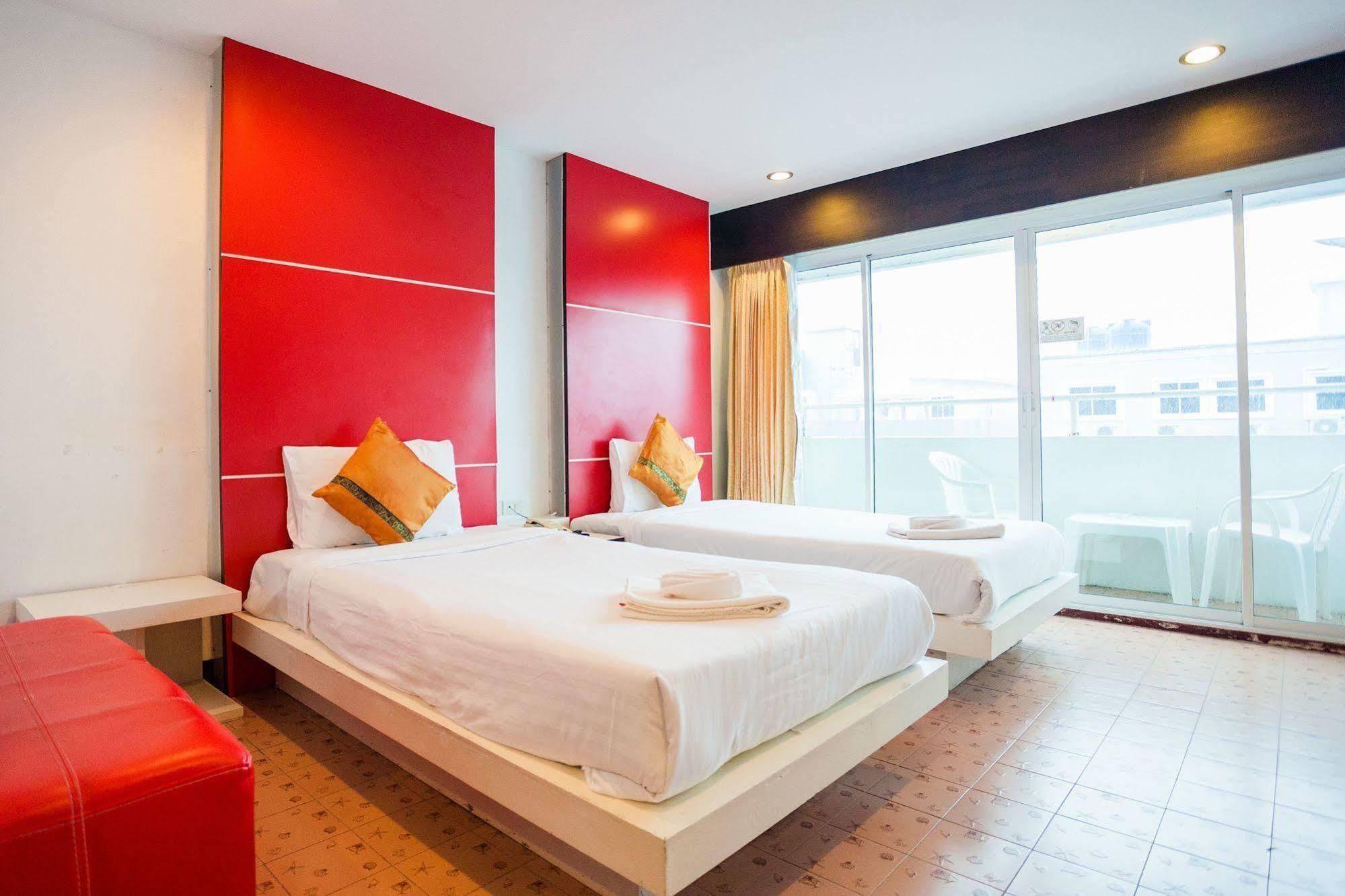 Hotel The Luxur Boutique Patong