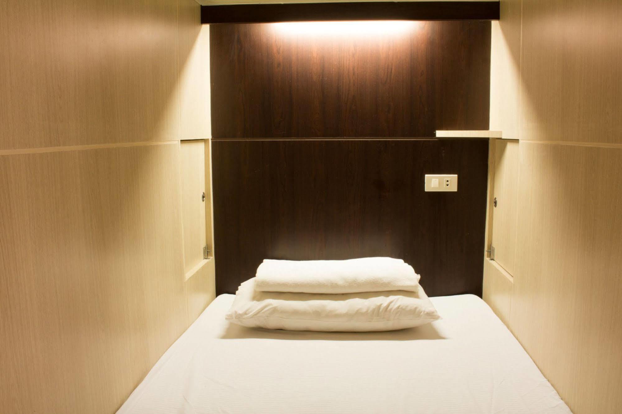 Hostel Beehive Magenta Patong