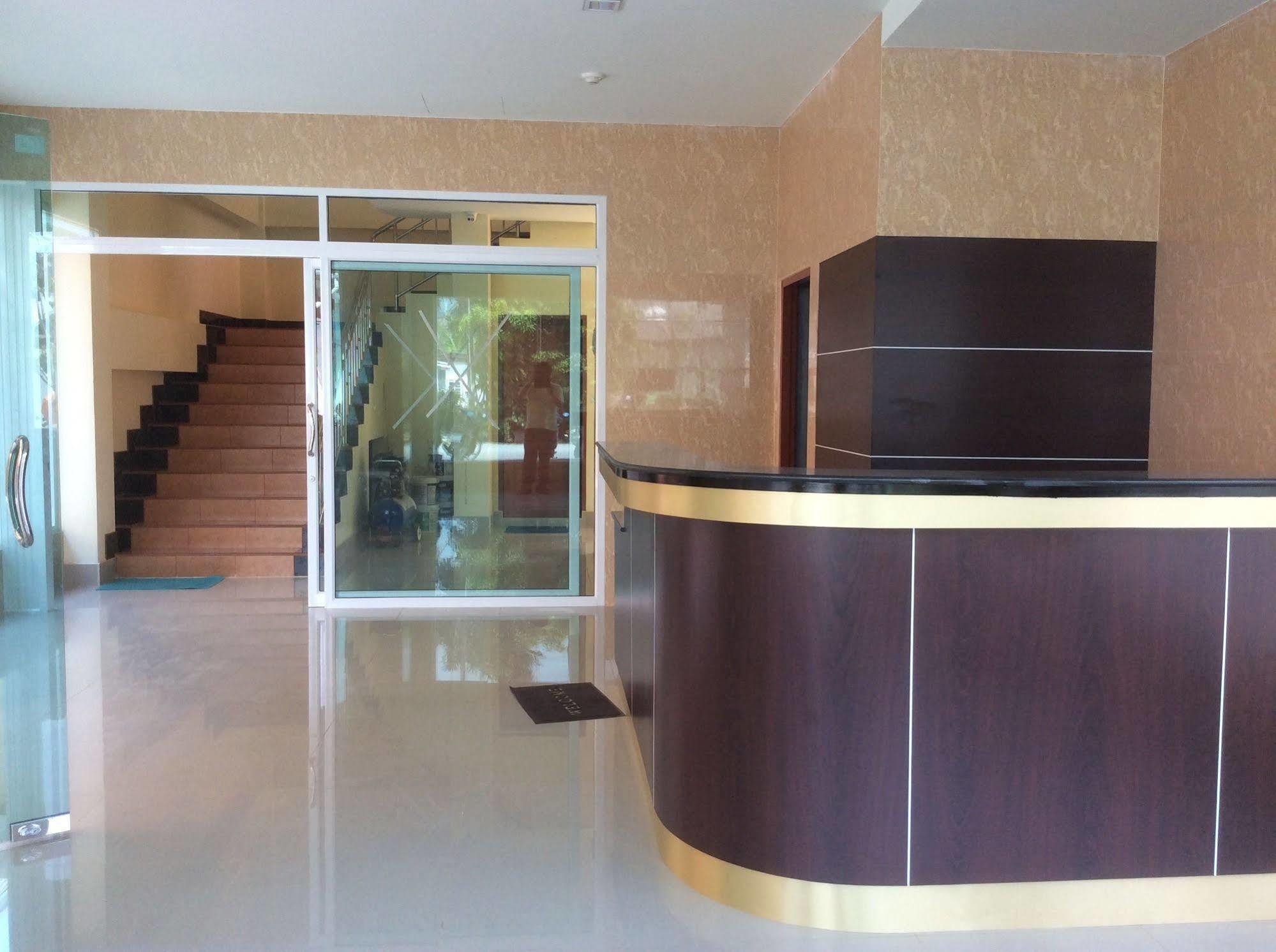 Hotel Smile 3*