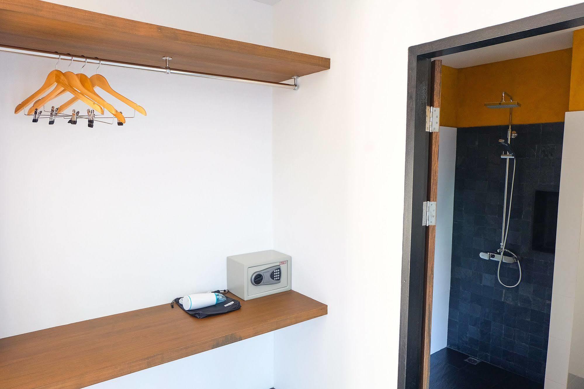 The Umbrella House - Sha Extra Hotel