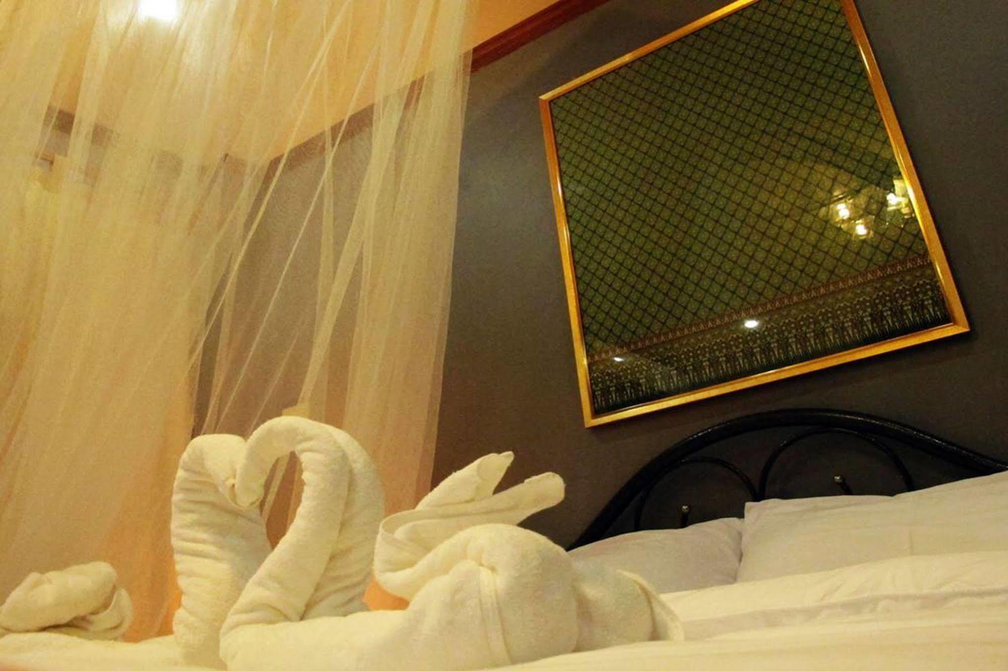Hostel Kata Beach Homestay