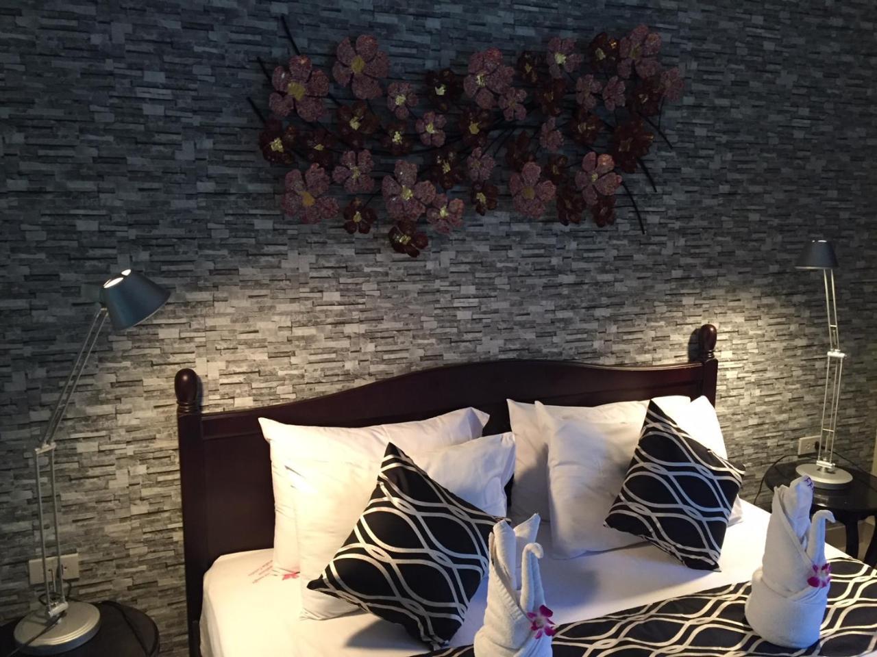 Fong Kaew And Baan Nang Fa Guest house Patong