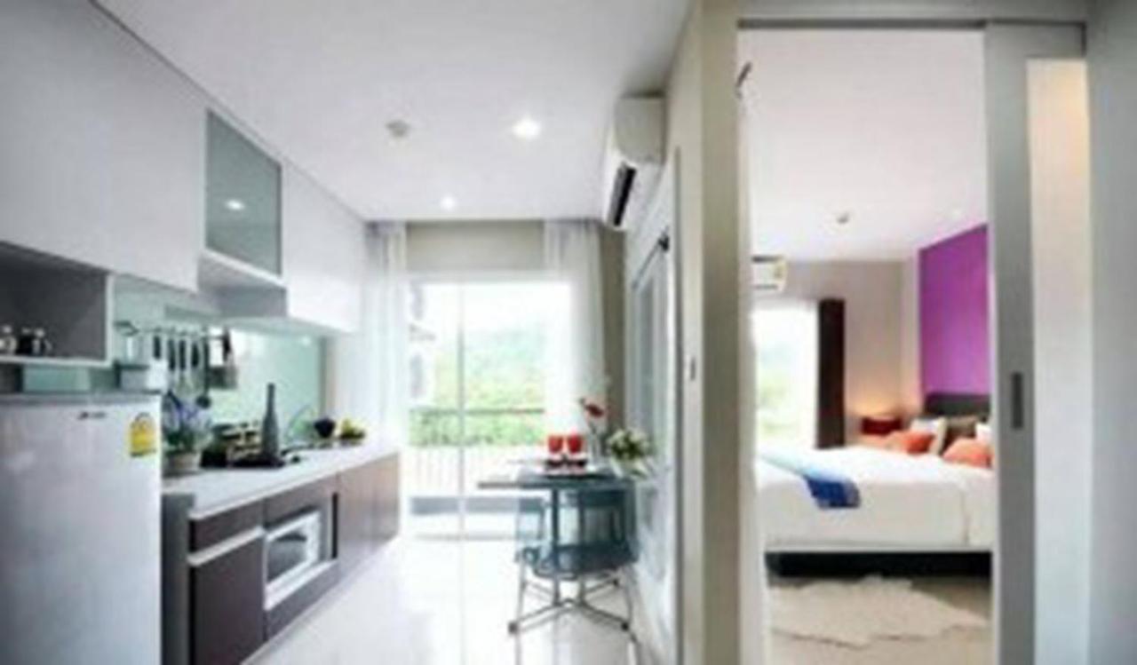 The Scene By The Rich Apartment *