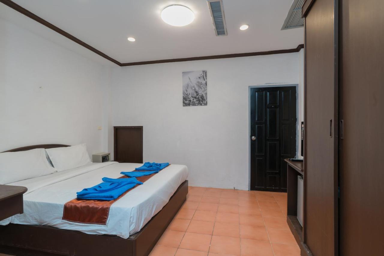 Knock Knock Boutique Hotel 3*