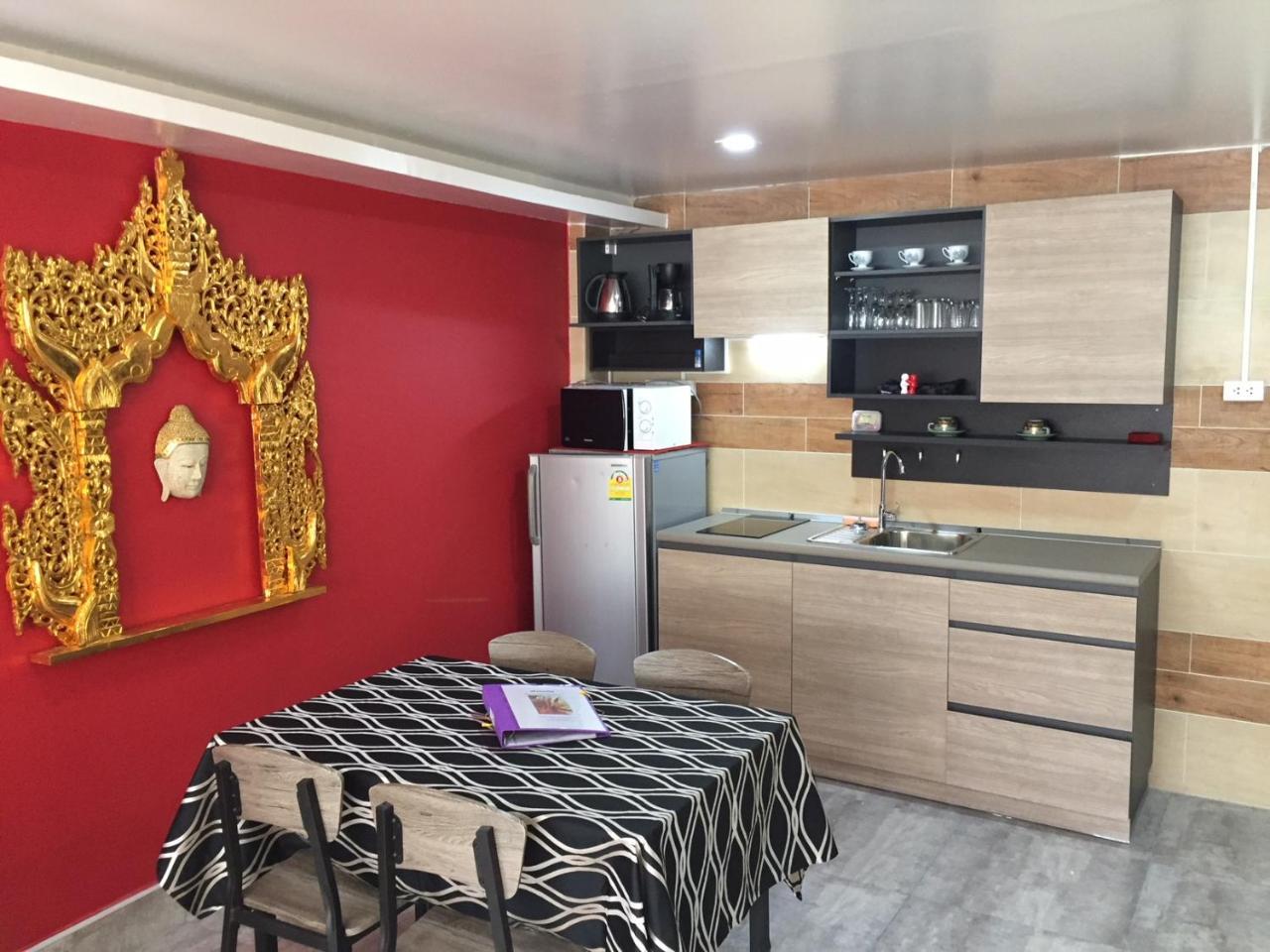 Guest house Fong Kaew And Baan Nang Fa 3*