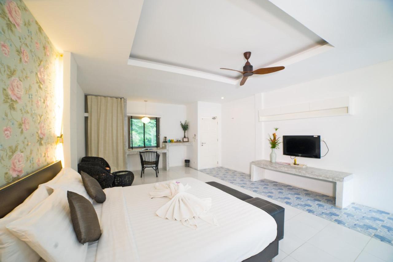 Surintra Boutique Praia de Surin
