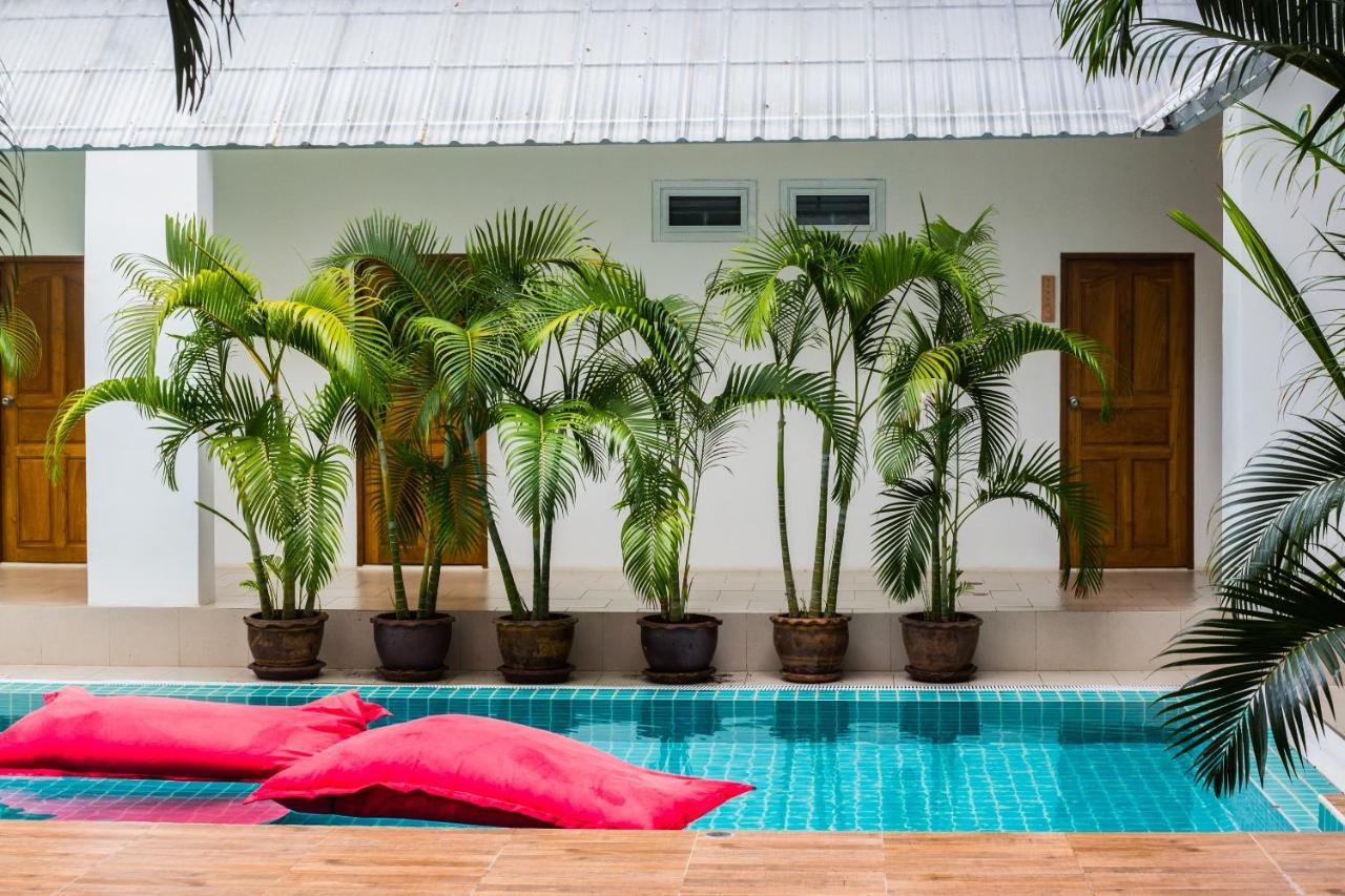 Nonnee Phuket Hostel *