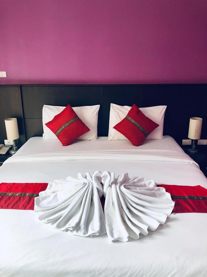 Hollywood Hotel 3*