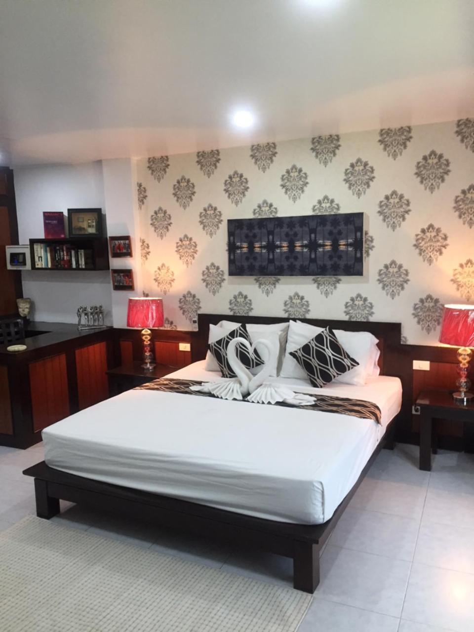 Fong Kaew And Baan Nang Fa Guest house Patong