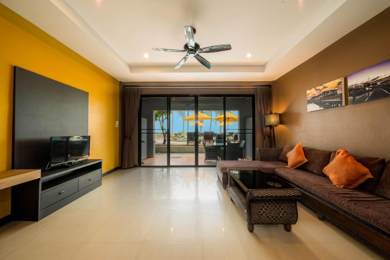 Beachfront Hotel Pantai Kamala