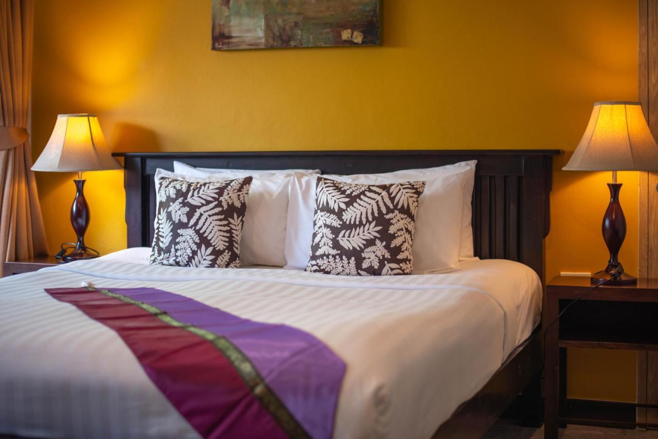 Beachfront 3* Pantai Kamala