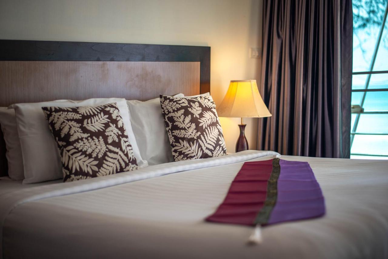 Beachfront 3* Pantai Kamala