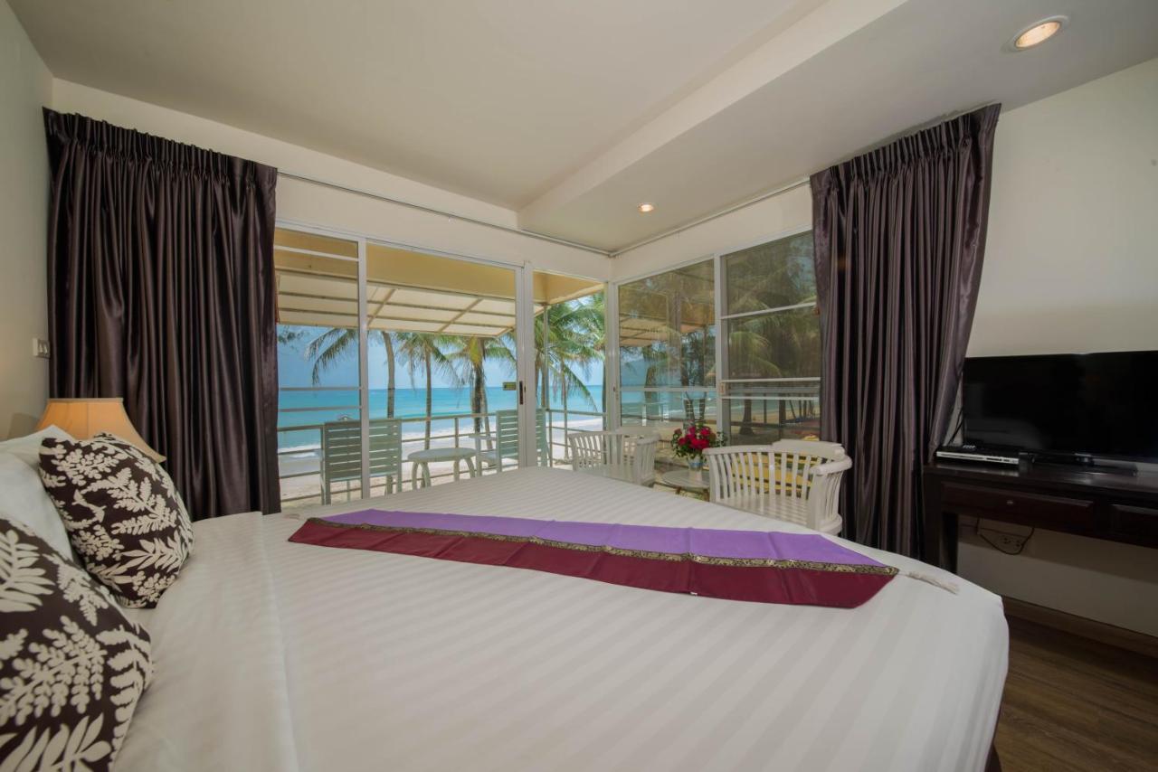 Hotel Beachfront 3*