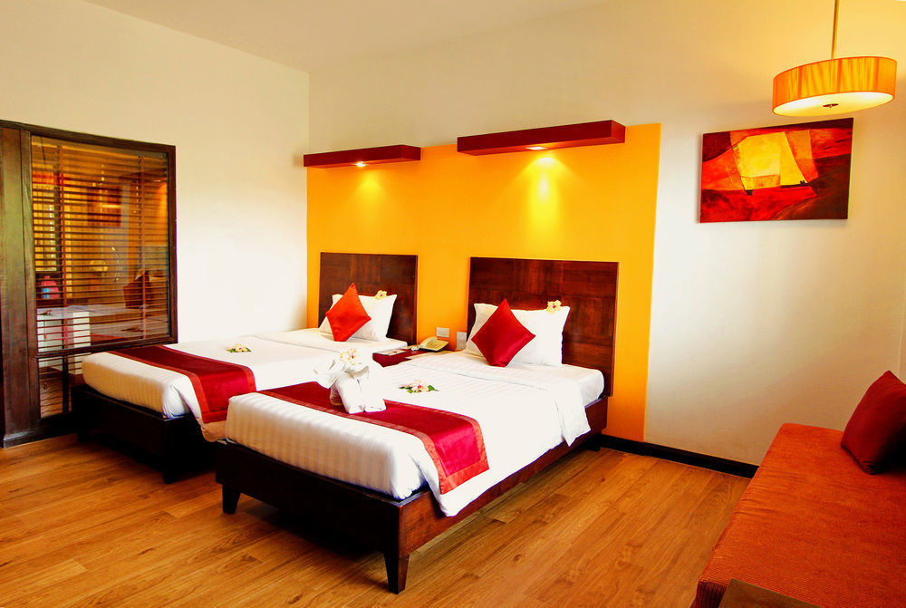 Seasons Naiharn Phuket Hotel