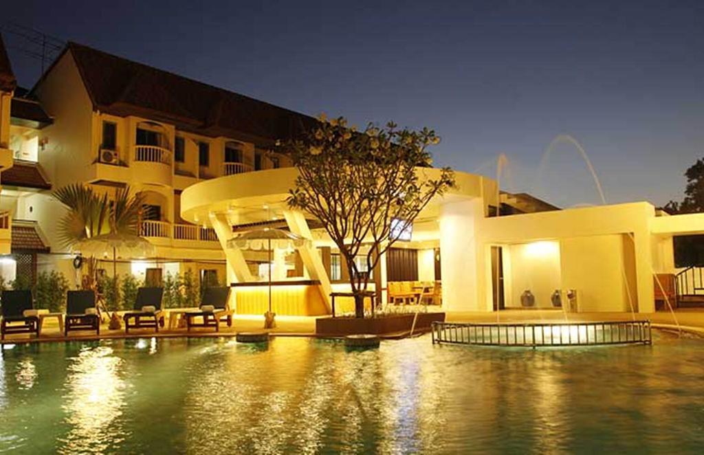 Resort Palmyra Phuket - Sha Extra 4*