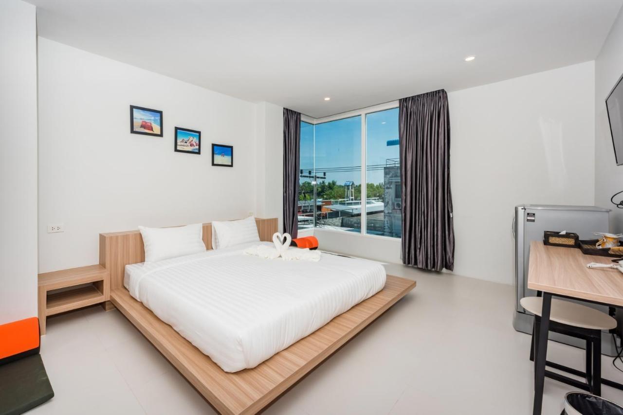 Phuket Marine Poshtel - Sha
