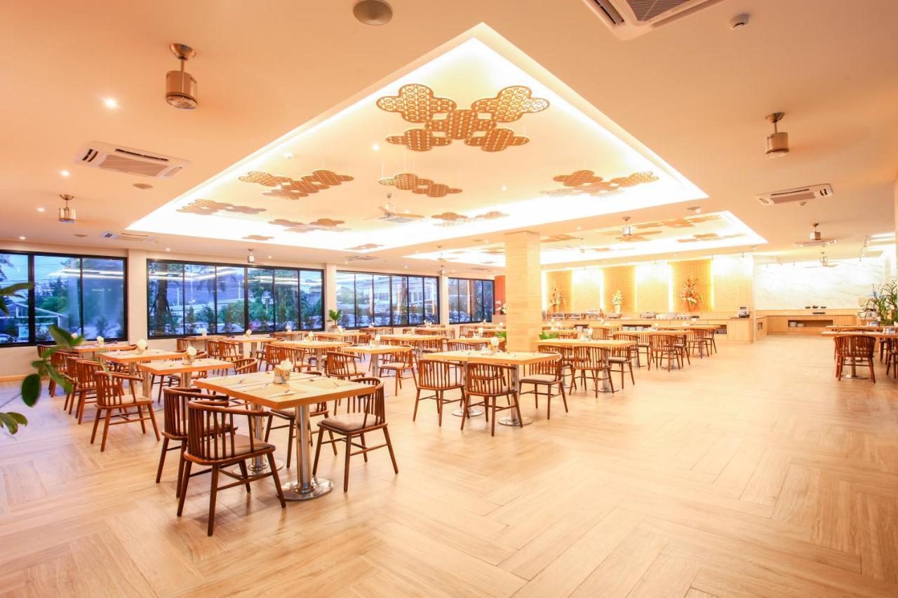 Craft & Villas, Town Hotel