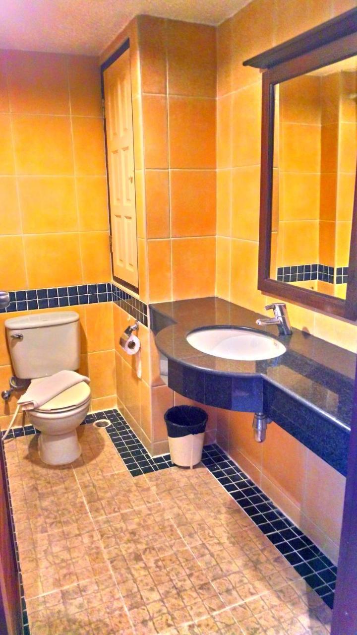 Bodega Phuket (adults Only) Hostel *