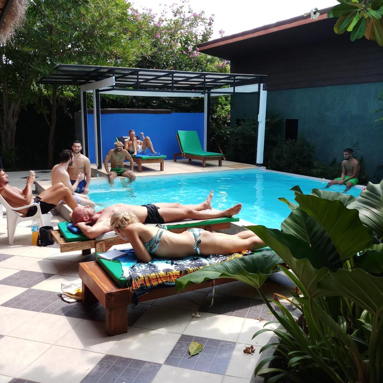 Six Pack Hostel