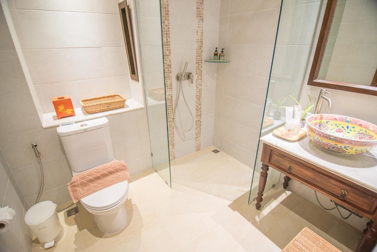 Hotel Woo Gallery & Boutique Phuket