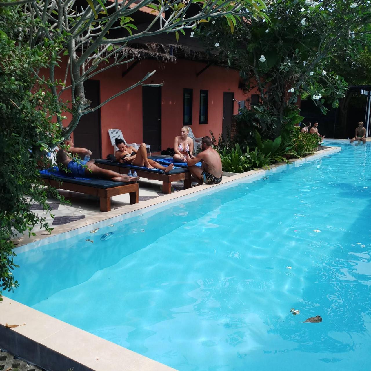 2 Hotel 2*
