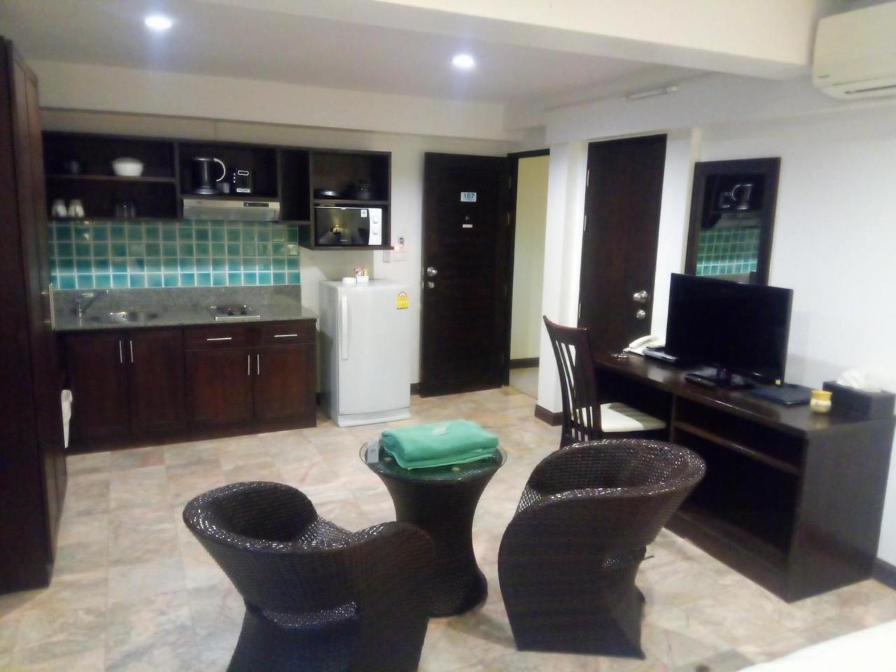 Beachfront Pantai Kamala