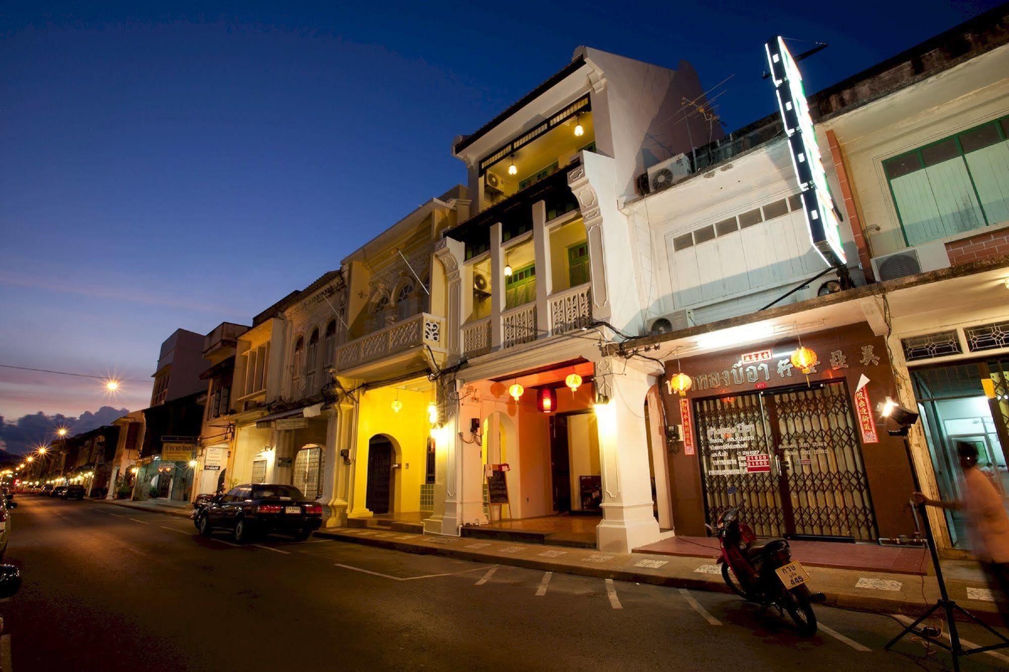 99 Oldtown Boutique Sha Extra 2* Phuket