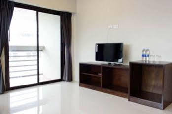 Rumah tetamu Leaf Phuket