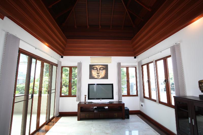 Hotel Surin Sabai 3*