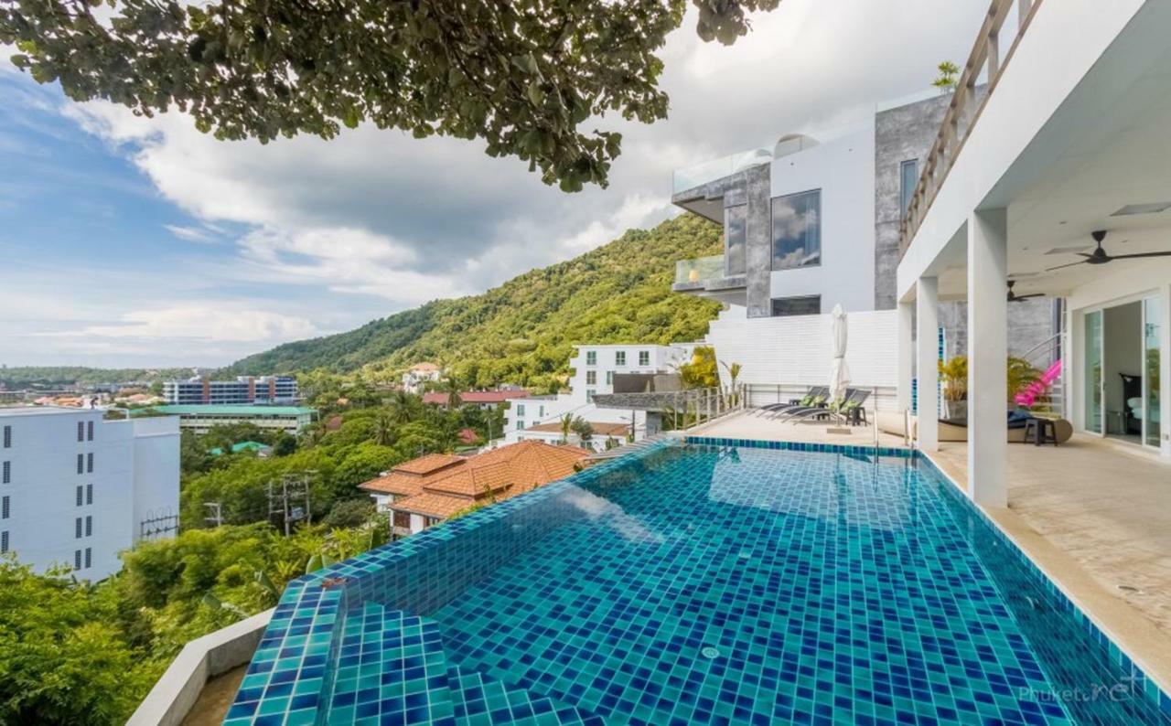 Ginborn 5 Bedroom Pool With Sea View In *
