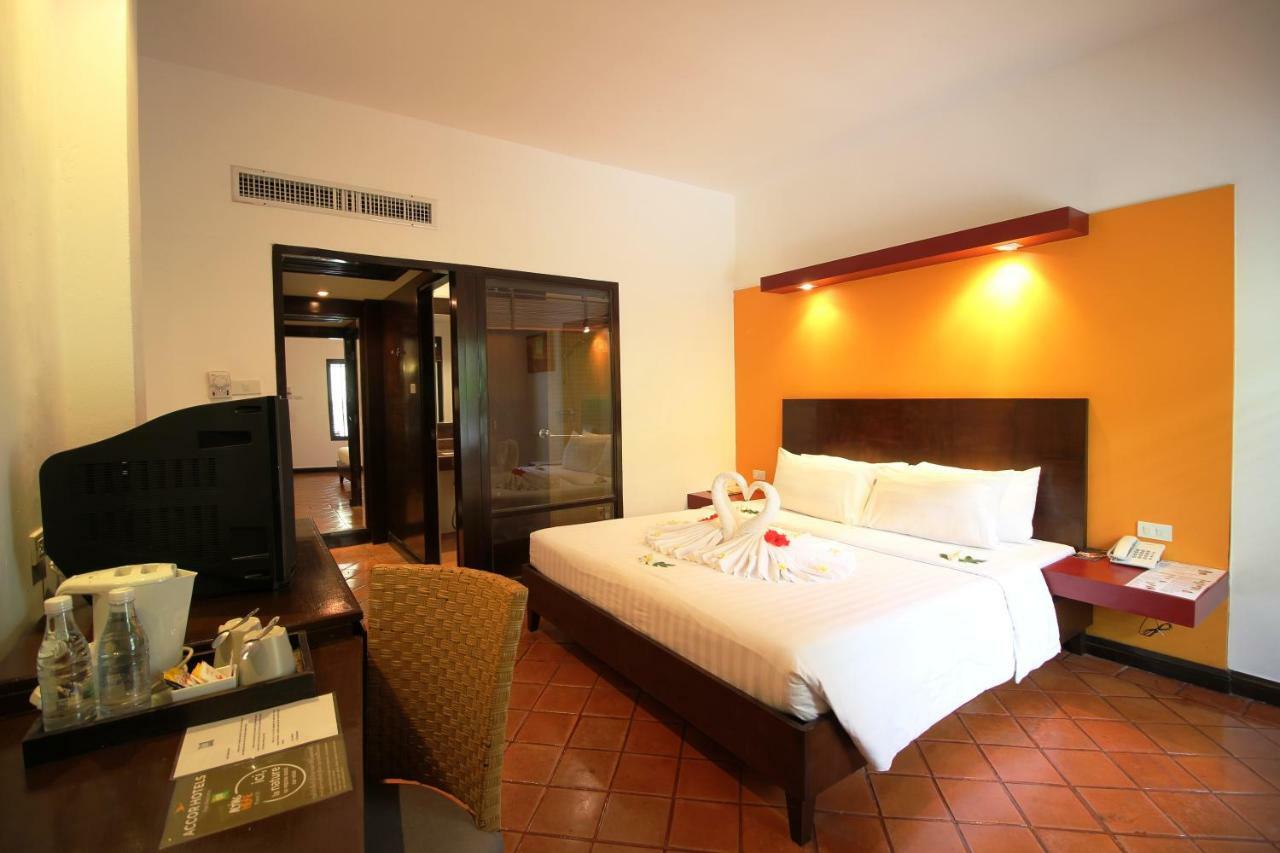 Seasons Naiharn Phuket Nai Harn