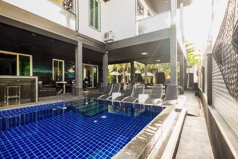 Greg's Club Rawai 3*