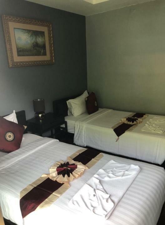 Aloha Hotel 3*
