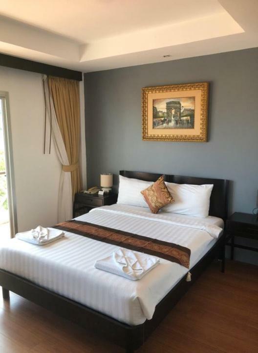 Aloha Hotel 3*