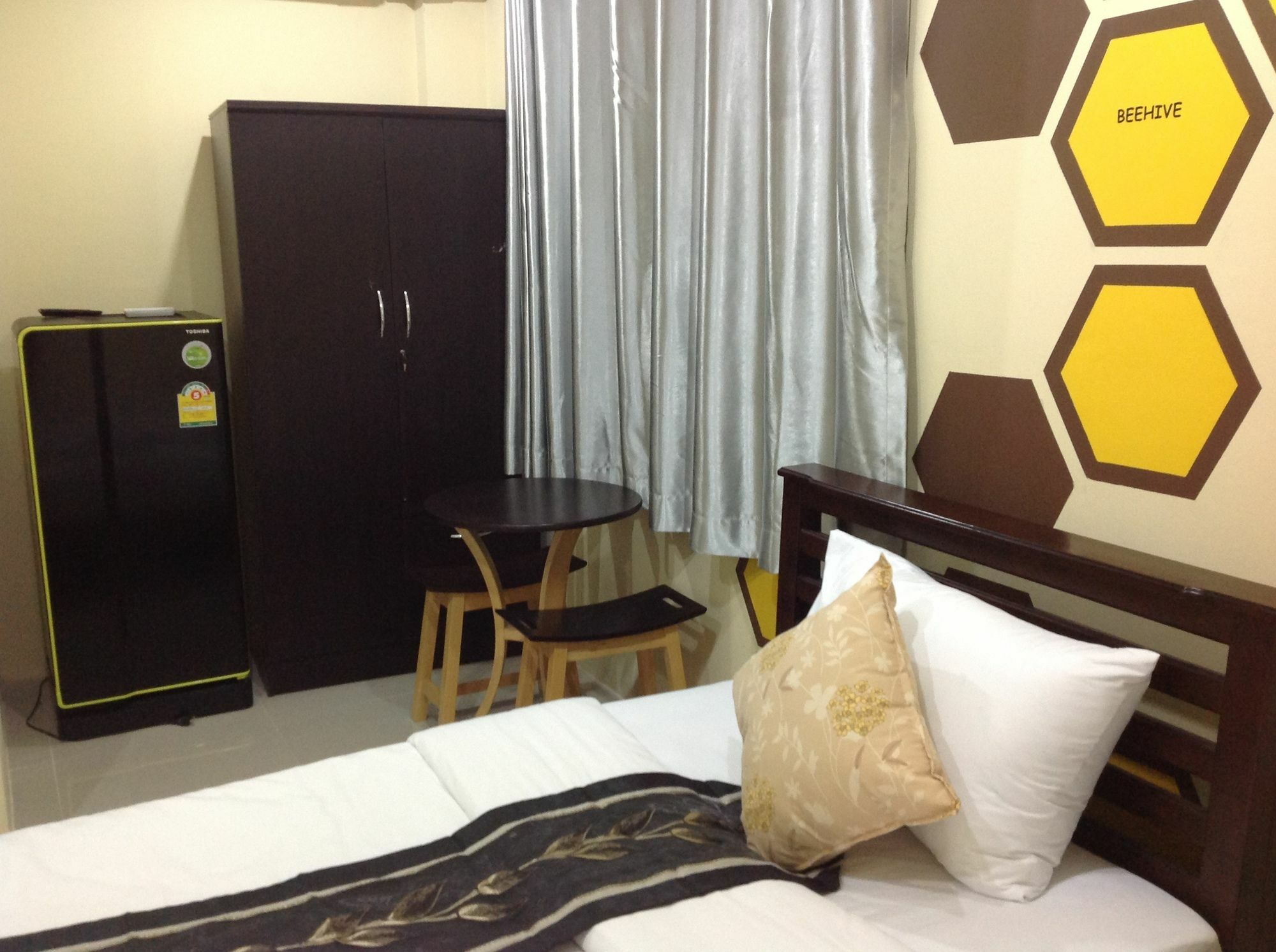 Hostel Beehive *