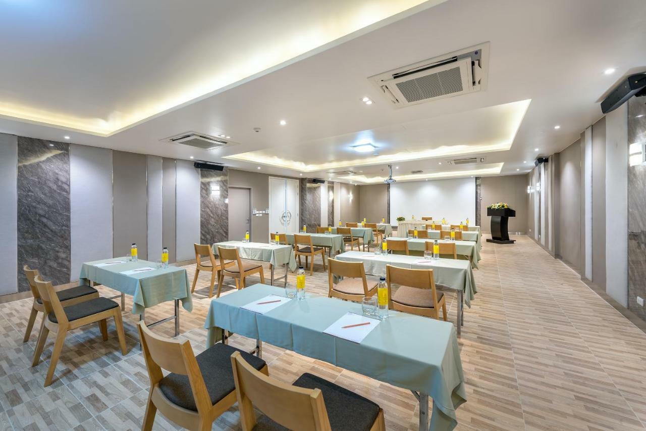 Beehive Boutique Hotel 5*