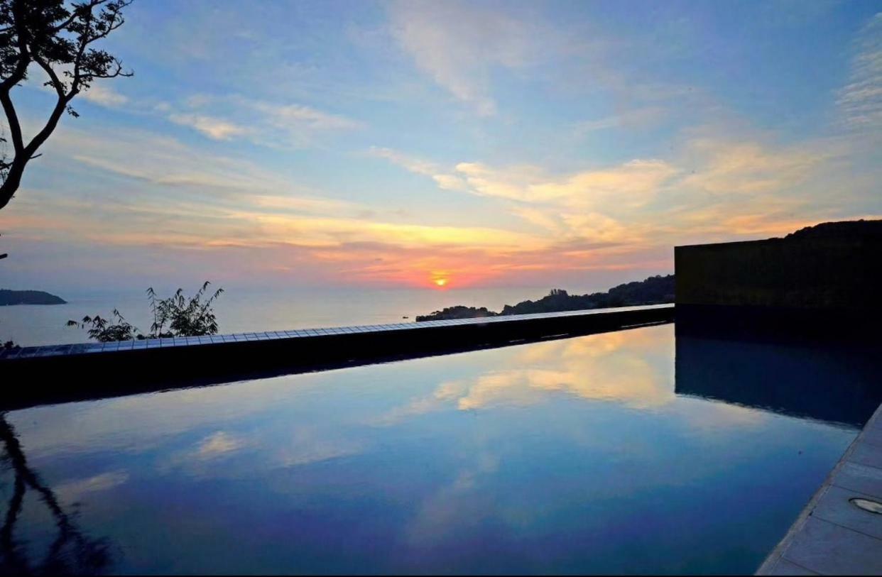 Grand Bleu Ocean View Pool Hotel Kamala Beach