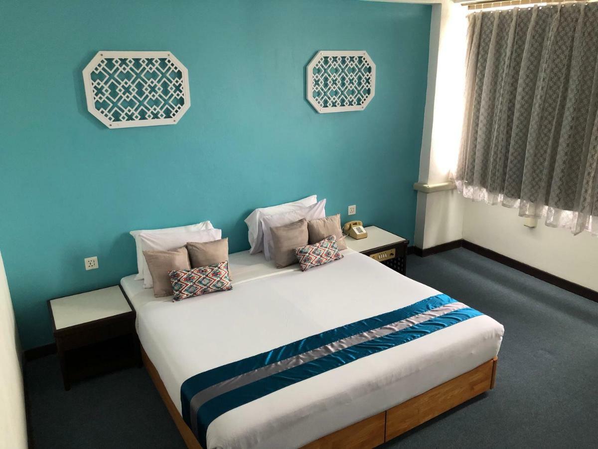 Town Hotel 3*