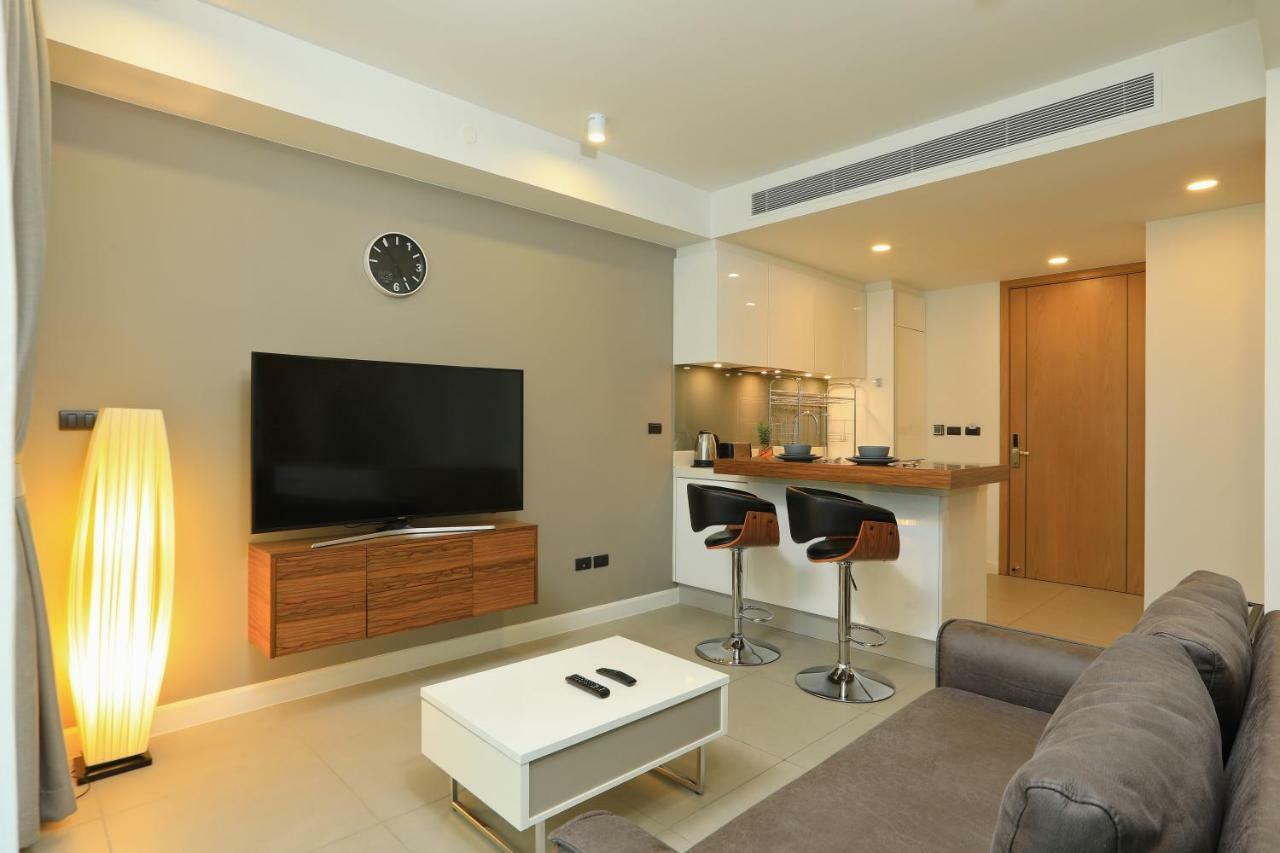Oceanstone By Holy Cow, Studio, Next Building View * Bang Tao Beach (Phuket)