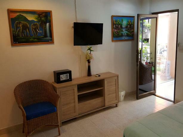 Guest house Oasis & Bar