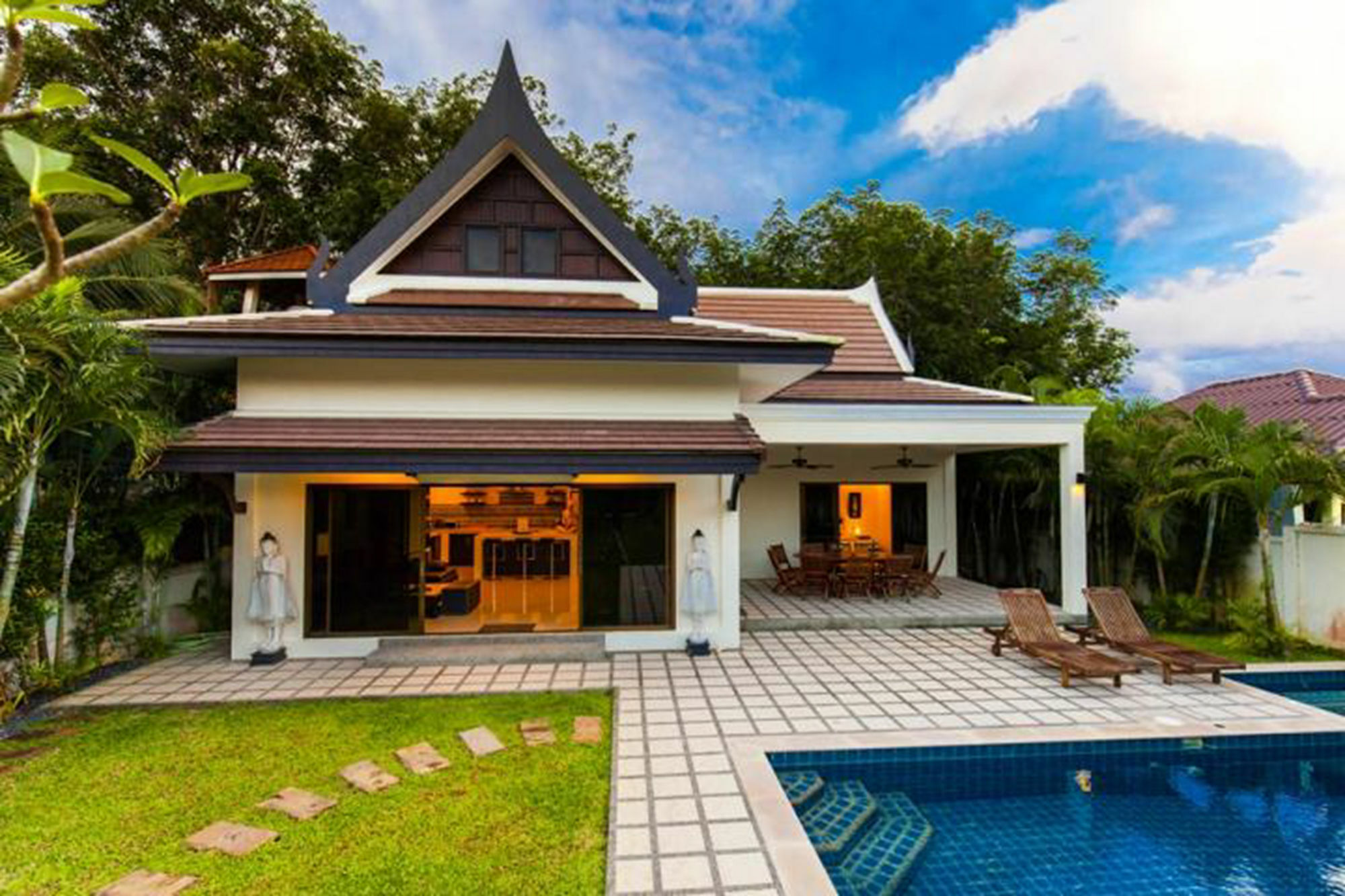 Champagne By G Estate Villa