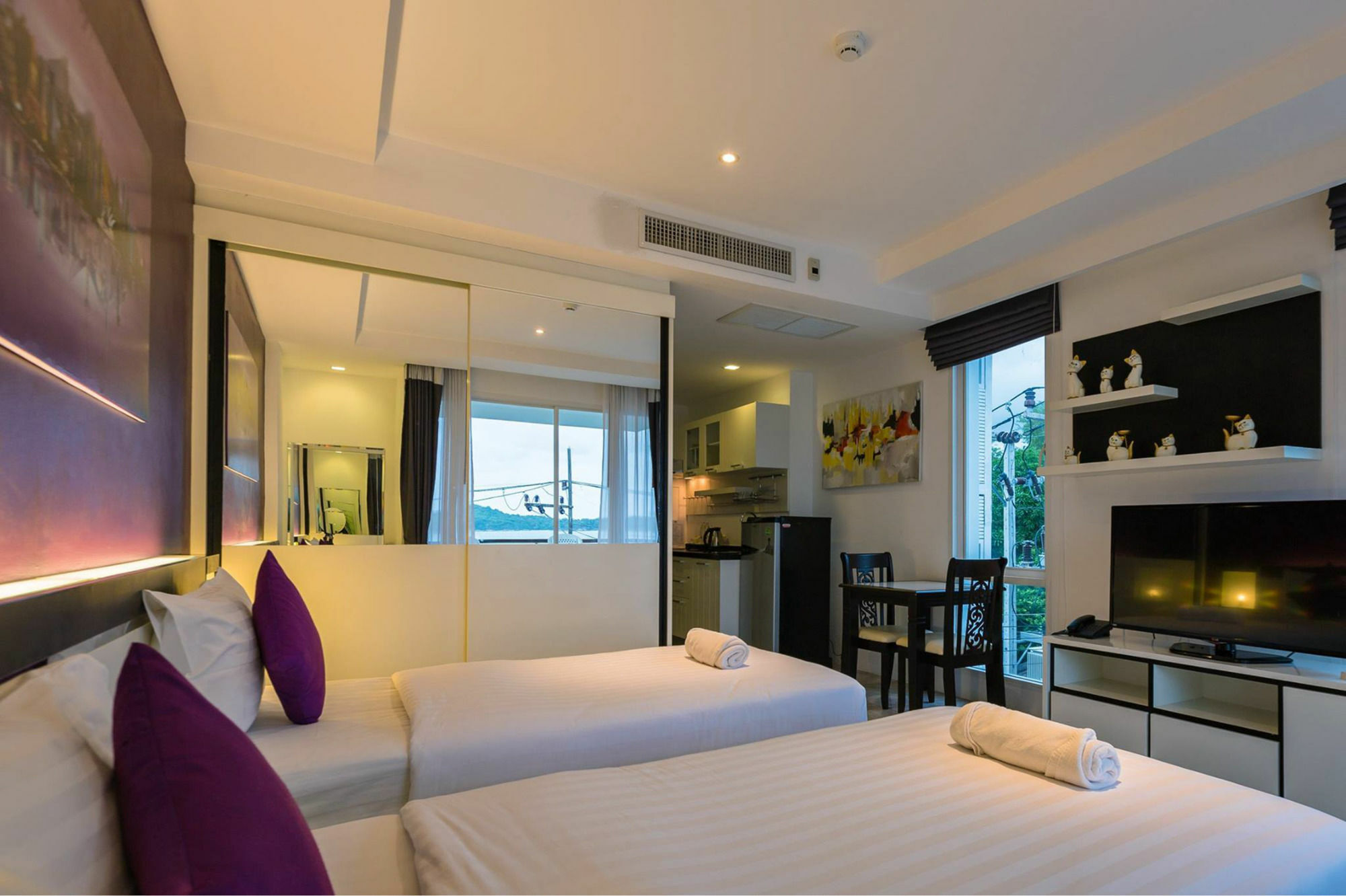 Phuket Seaview Resotel Aparthotel 4*
