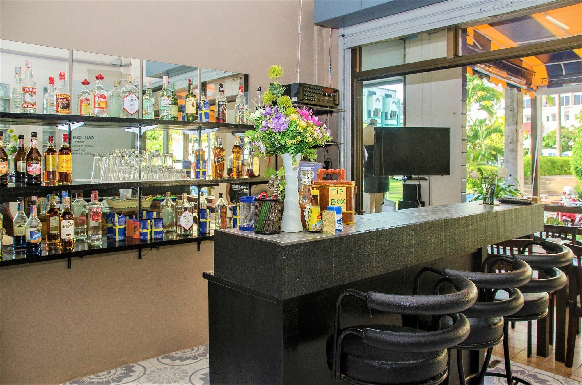 Allstar Guest house Karon