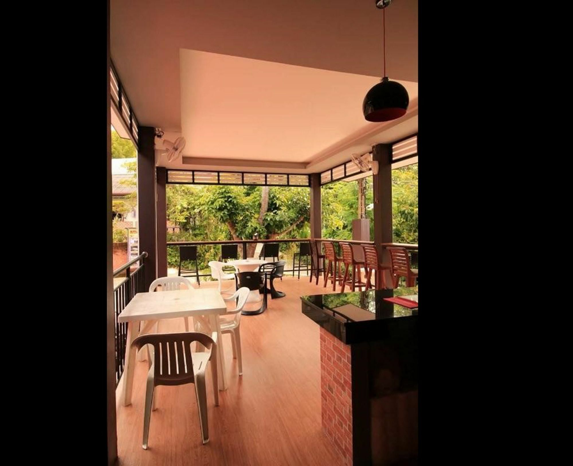 Fantasy Hill Hotel 2*