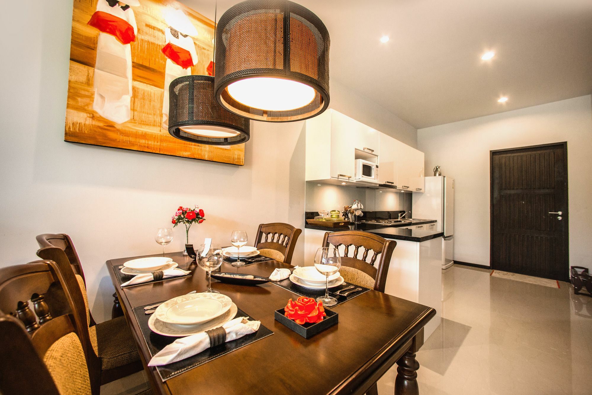 Emere Apartment *